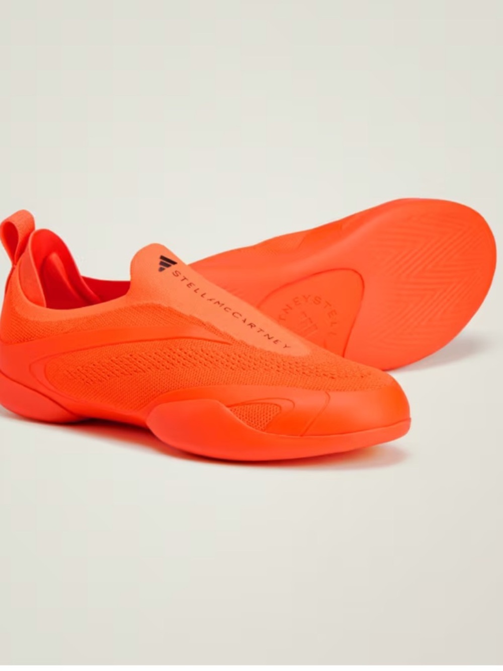 NEW⭐️ADIDAS BY STELLA MCCARTNEY
Taekwondo Slim Trainer impact orange